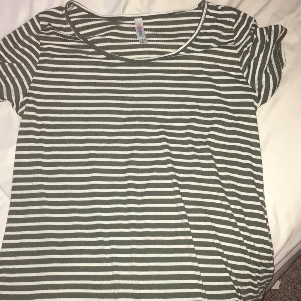 LuLaRoe Perfect Tee